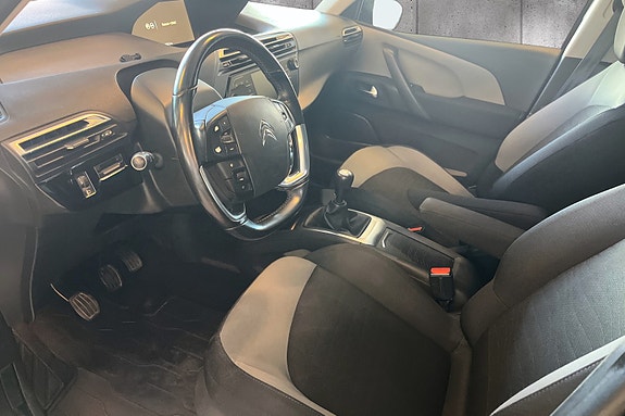 Citroen C4 Picasso 10 of 16