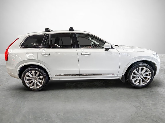 Volvo XC90 6 of 28