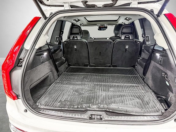 Volvo XC90 25 of 28