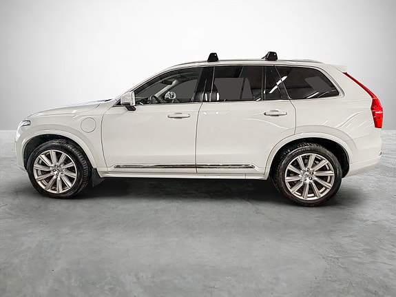 Volvo XC90 2 of 28