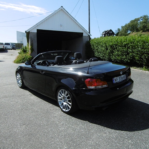 BMW 120i 3 of 28