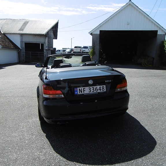 BMW 120i 4 of 28