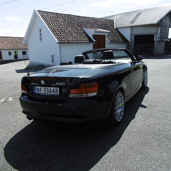BMW 120i 5 of 28