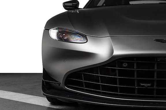 Aston Martin V8 Vantage 2021 photo 4