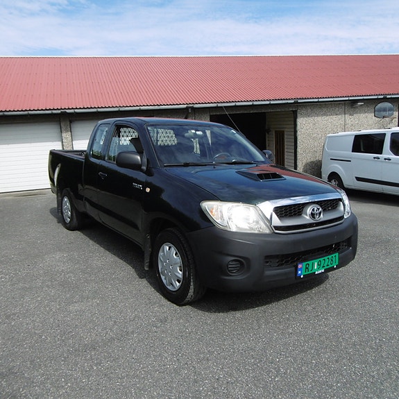 Toyota HiLux 7 of 27