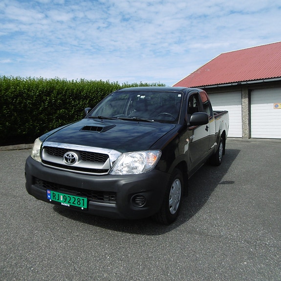 Toyota HiLux 10 of 27