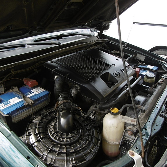 Toyota HiLux 15 of 27