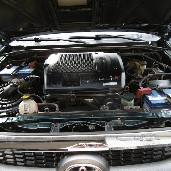 Toyota HiLux 13 of 27