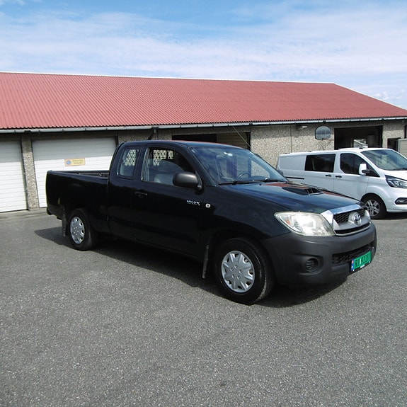 Toyota HiLux 8 of 27
