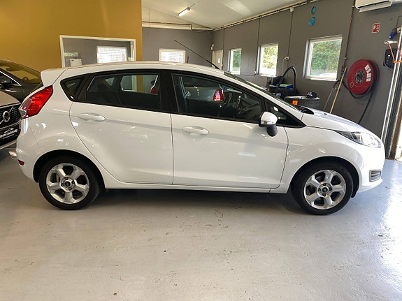 Ford Fiesta 3 of 5