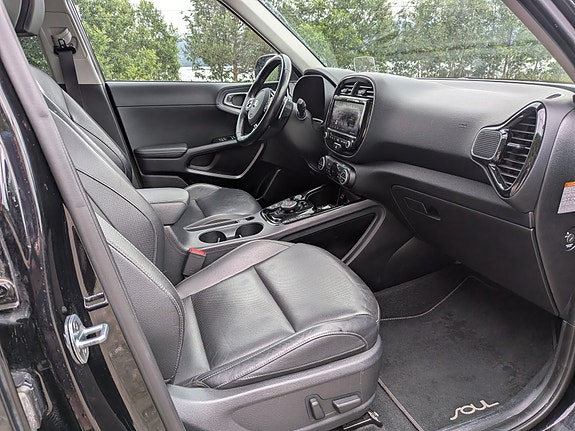 Kia e-Soul 4 of 5