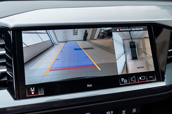 Audi Q4 e-tron 27 of 29