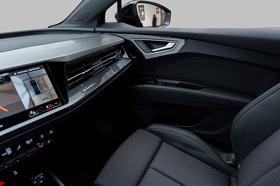Audi Q4 e-tron 17 of 29