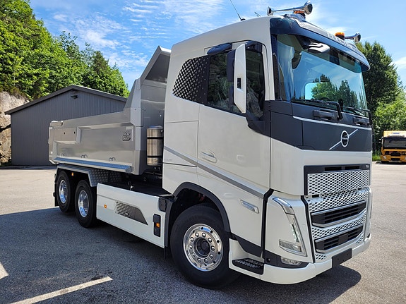 Volvo FH Electric 6x4 5 of 10