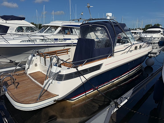 Nimbus 29 Nova – D6-330 (2015) – Kun 550 timer – Svært oppgradert 3 of 5