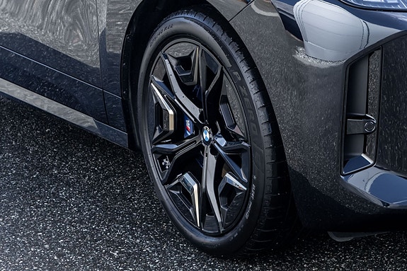 BMW iX 3 of 5