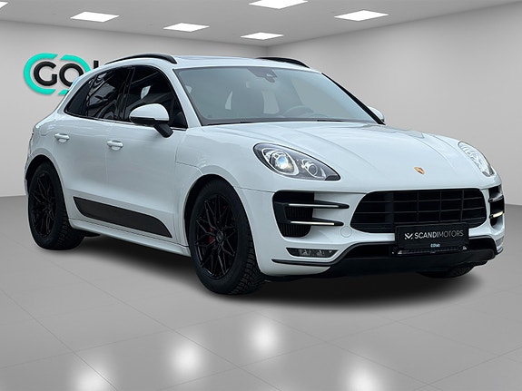 Porsche Macan 5 of 5