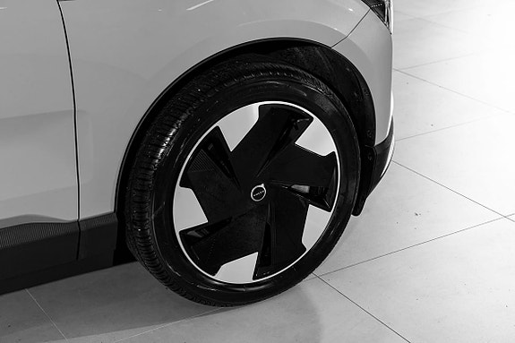 Volvo EX30 9 of 26
