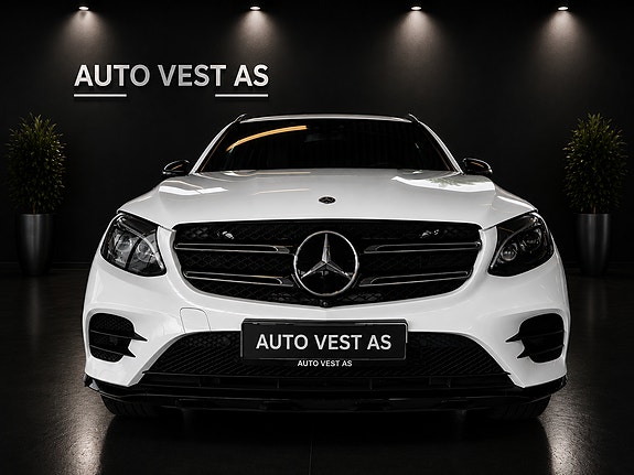 Mercedes-Benz GLC350 e 2 of 5