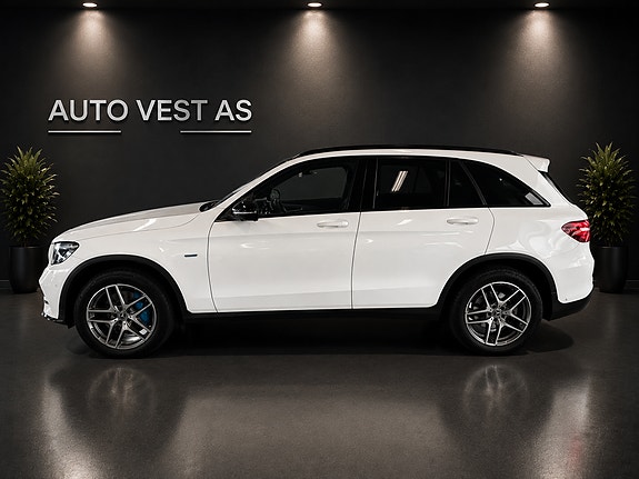 Mercedes-Benz GLC350 e 4 of 5