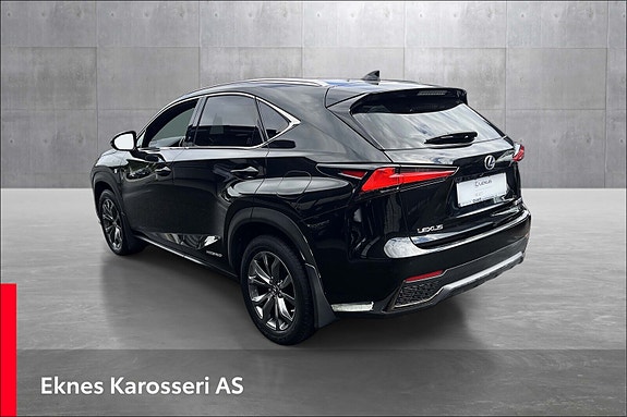 Lexus NX300h 3 of 5