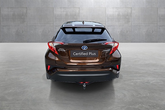 Toyota C-HR 4 of 5