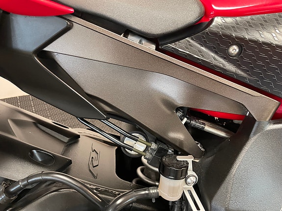 Yamaha YZF-R1 *** SERVICE/GARANTI *** 17 of 30