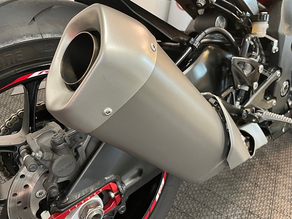 Yamaha YZF-R1 *** SERVICE/GARANTI *** 14 of 30