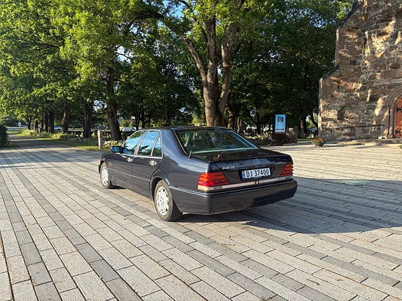 Mercedes-Benz 300 SE 11 of 30
