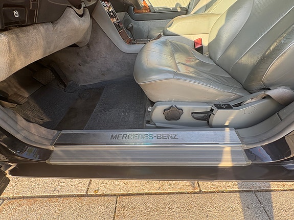 Mercedes-Benz 300 SE 30 of 30