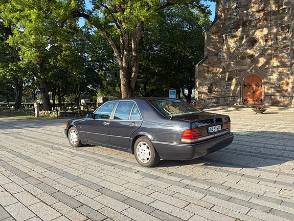 Mercedes-Benz 300 SE 9 of 30