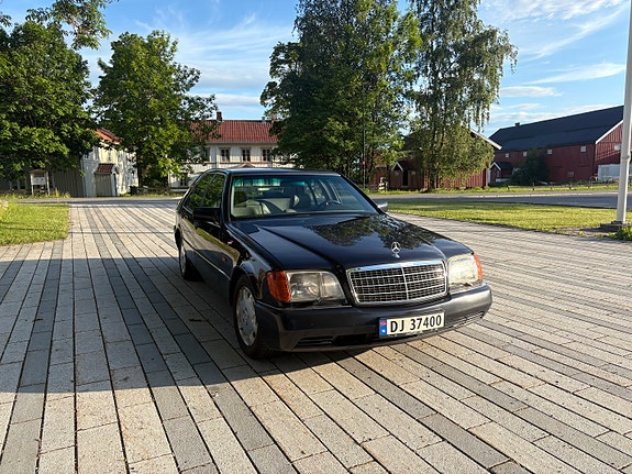 Mercedes-Benz 300 SE 22 of 30