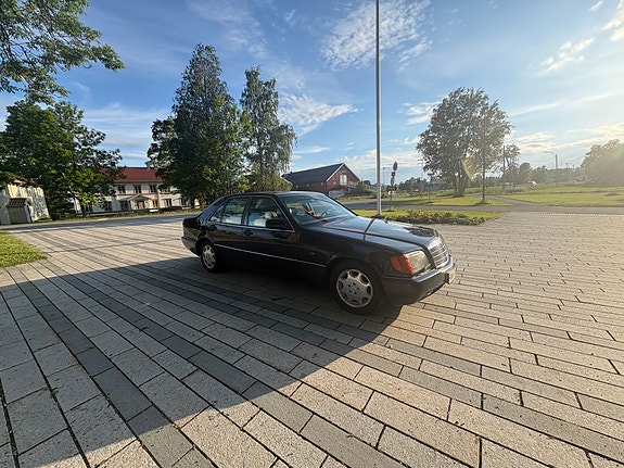 Mercedes-Benz 300 SE 13 of 30