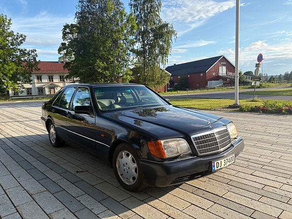 Mercedes-Benz 300 SE 17 of 30