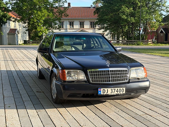 Mercedes-Benz 300 SE 28 of 30
