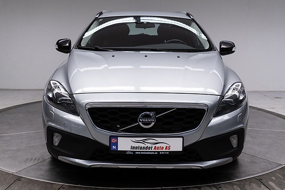Volvo V40 Cross Country 3 of 5