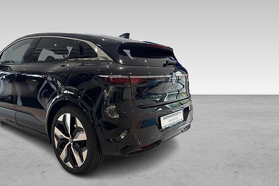 Renault Megane E-Tech 5 hos Sommerseth