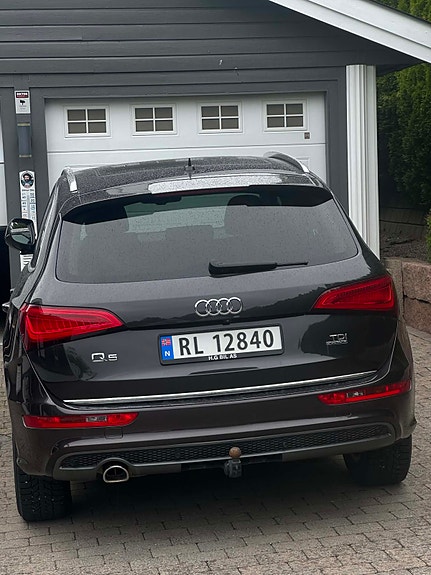 Audi Q5 2 of 16