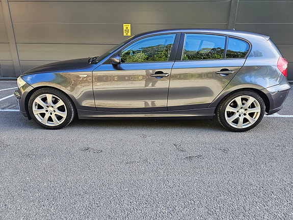 BMW 118d 3 of 5