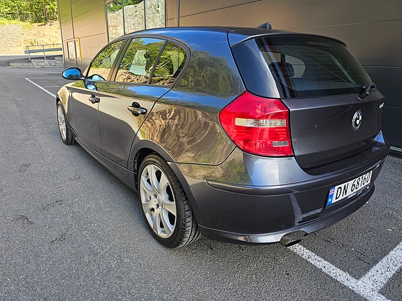 BMW 118d 4 of 5