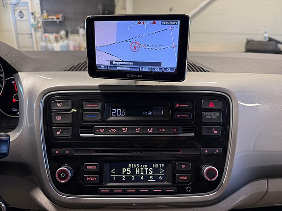 Volkswagen UP! 17 of 27