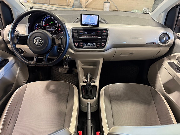 Volkswagen UP! 13 of 27