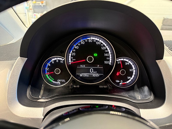 Volkswagen UP! 15 of 27