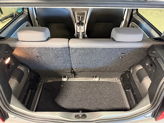 Volkswagen UP! 25 of 27