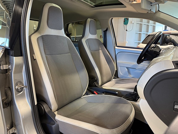 Volkswagen UP! 21 of 27