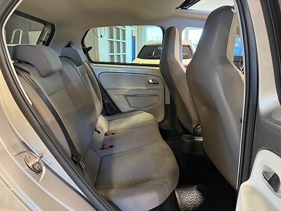 Volkswagen UP! 22 of 27