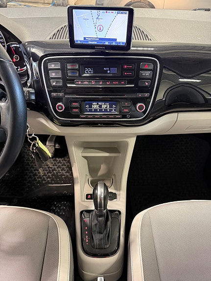 Volkswagen UP! 14 of 23