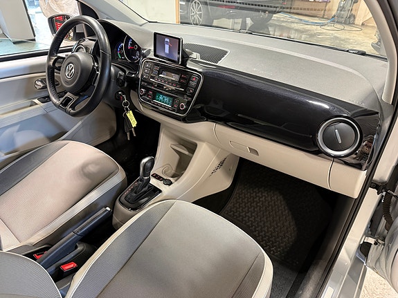 Volkswagen UP! 17 of 23