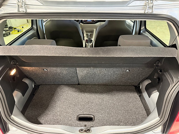 Volkswagen UP! 21 of 23