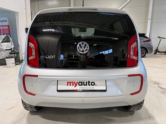 Volkswagen UP! 4 of 5